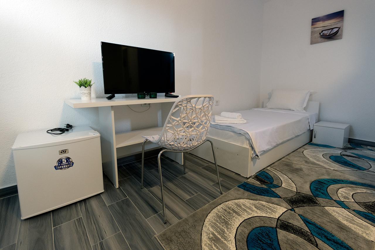 Bed & Breakfast Delikates Stojakovo Luaran gambar