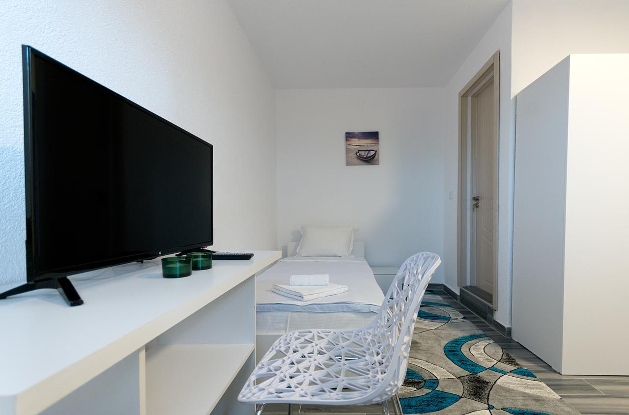 Bed & Breakfast Delikates Stojakovo Luaran gambar