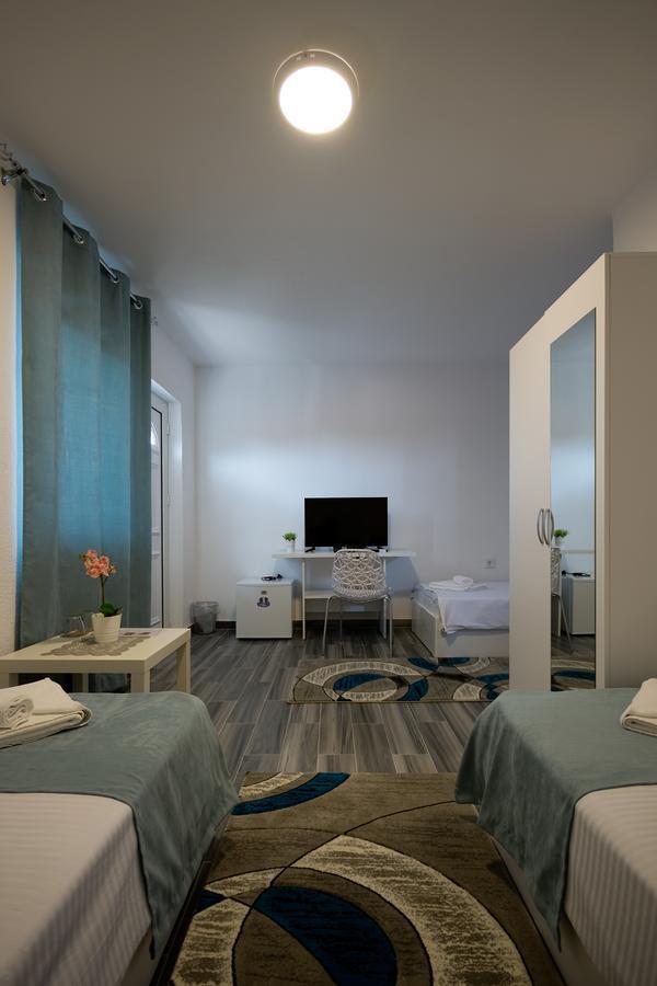Bed & Breakfast Delikates Stojakovo Luaran gambar