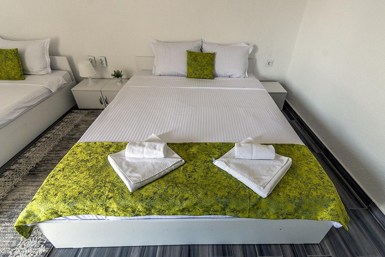 Bed & Breakfast Delikates Stojakovo Luaran gambar