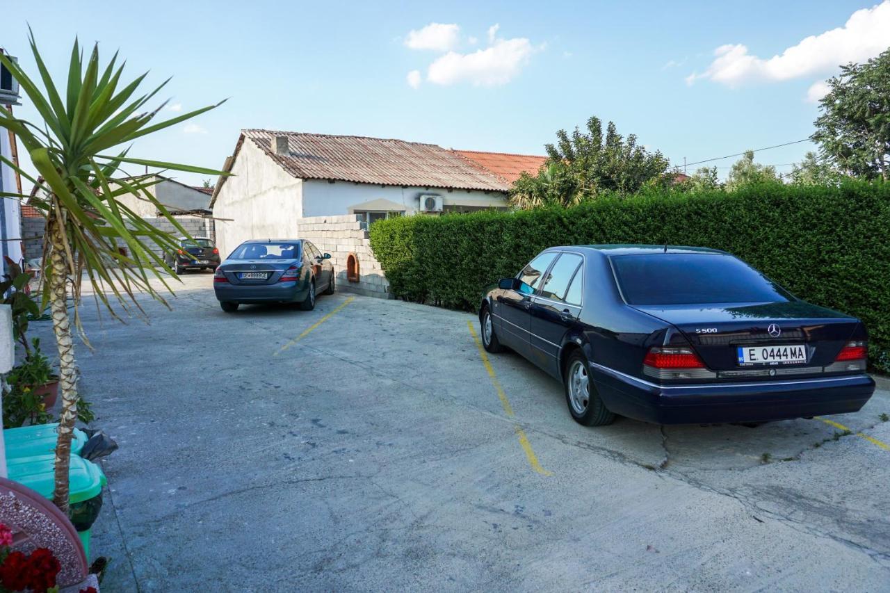 Bed & Breakfast Delikates Stojakovo Luaran gambar