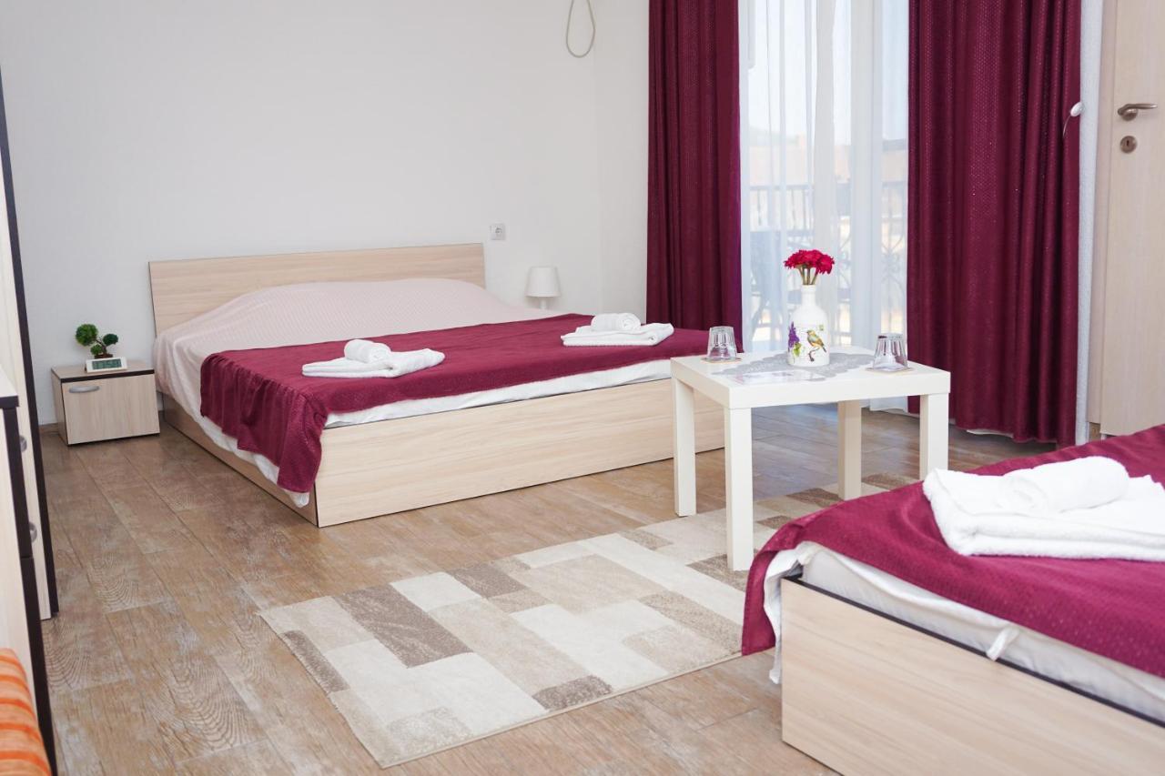 Bed & Breakfast Delikates Stojakovo Luaran gambar