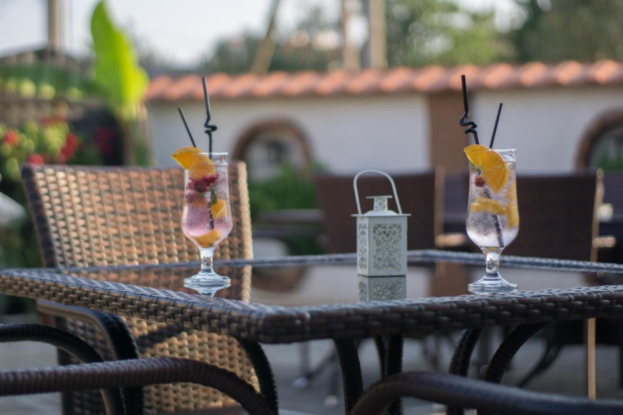Bed & Breakfast Delikates Stojakovo Luaran gambar