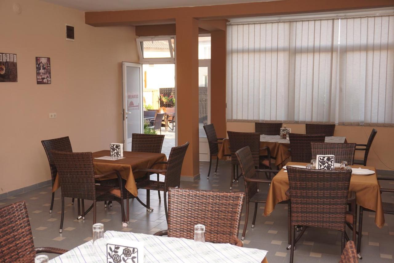 Bed & Breakfast Delikates Stojakovo Luaran gambar