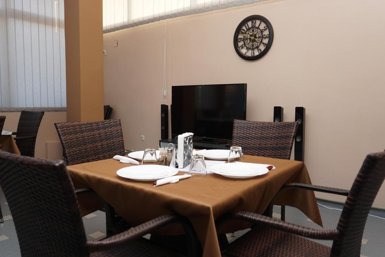 Bed & Breakfast Delikates Stojakovo Luaran gambar