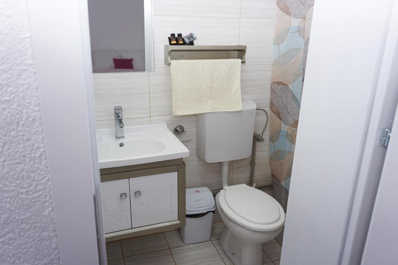 Bed & Breakfast Delikates Stojakovo Luaran gambar