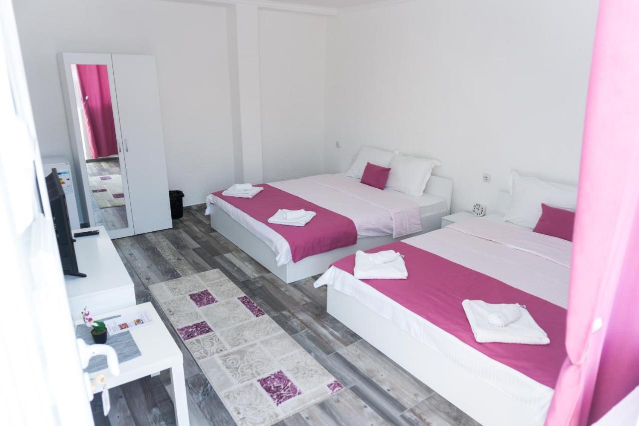 Bed & Breakfast Delikates Stojakovo Luaran gambar